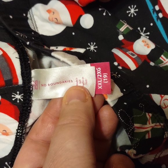 NWOT 2pr juniors xxl Christmas leggings ( equal large in women's) - Picture 4 of 4